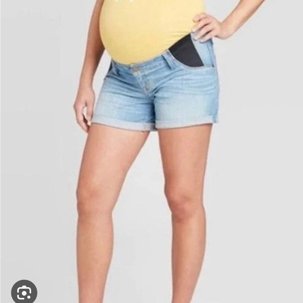 ✨3 for $15✨ Ingrid & Isabel Maternity Shorts
